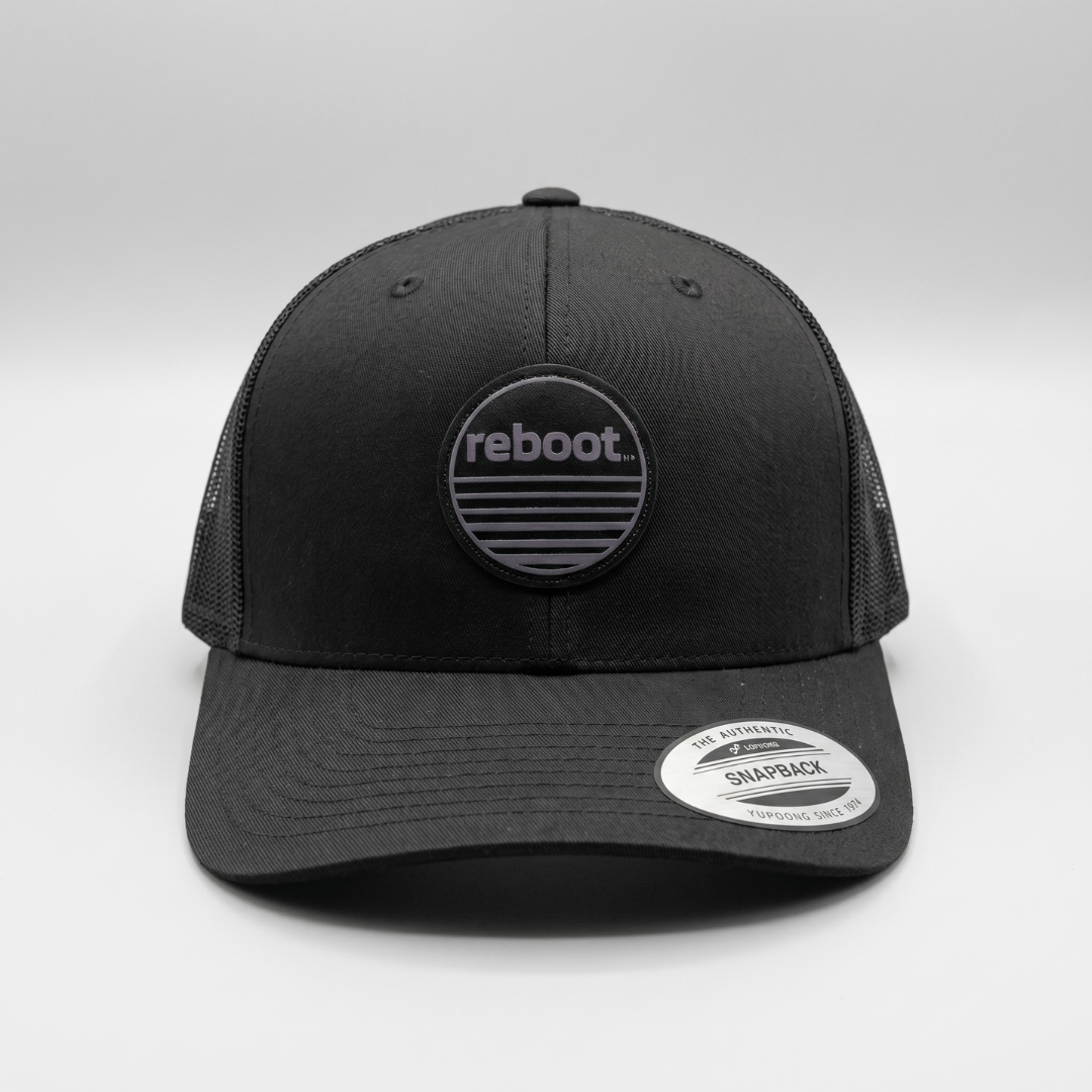 Circle Patch Snapback Hat – Black